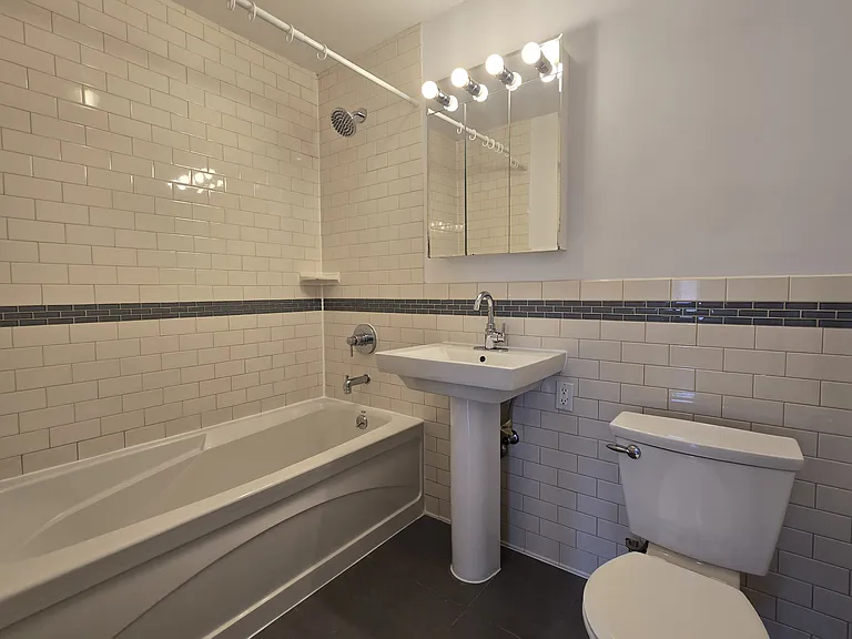 5282 Post Rd #4 — Photo 7