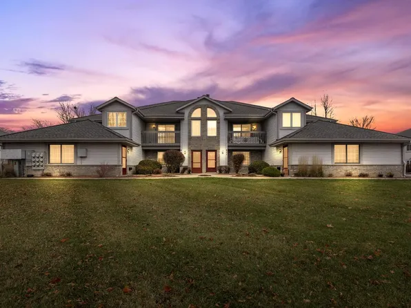 827 Quinlan DRIVE #H, Pewaukee, WI 53072