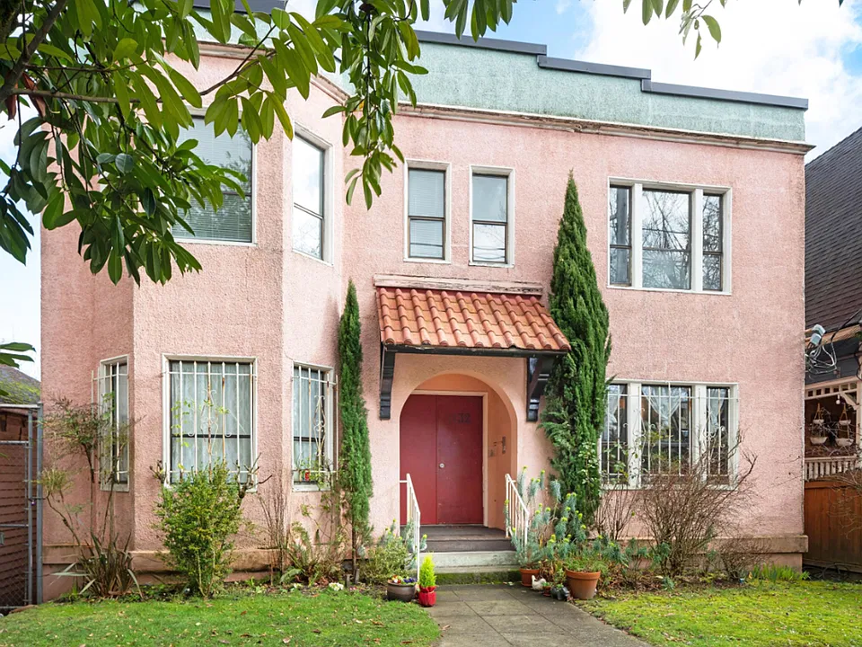 Rosada Apartments