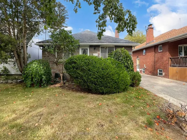 30 Struthers St, Toronto, ON M8V 1Y1