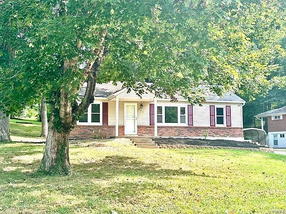 2nd image of 940 Highland Dr