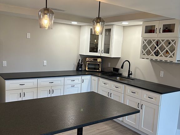 3rd image of 2798 Oak Crest Dr