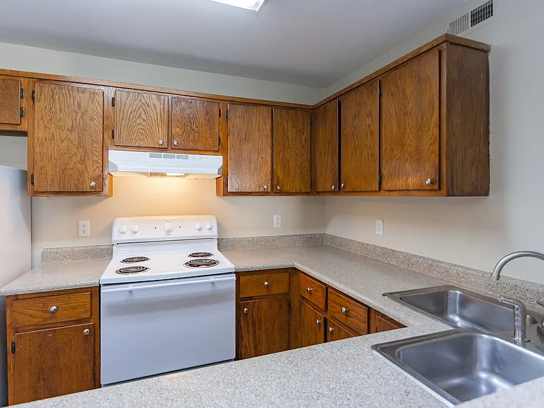 Southwood Apartments — Photo 17