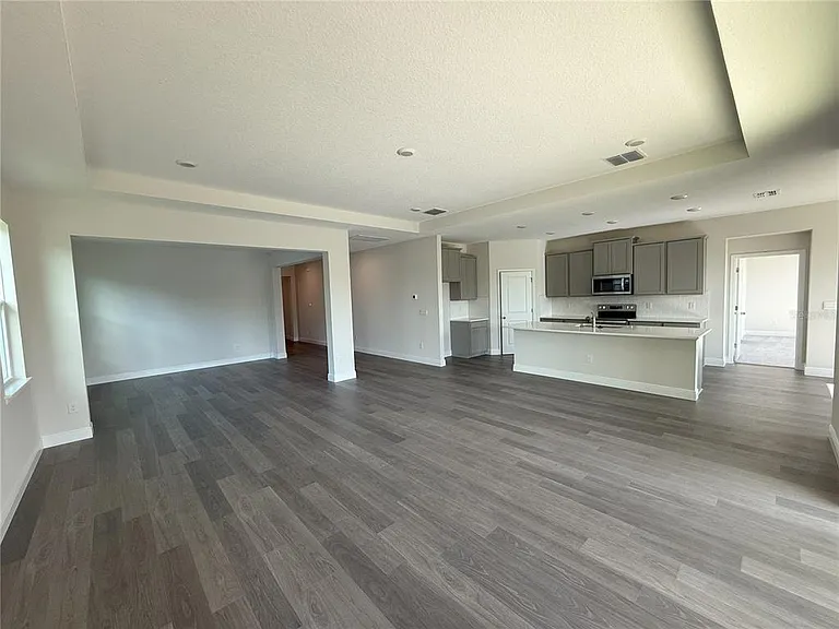 2113 Warren Acres Blvd — Photo 8