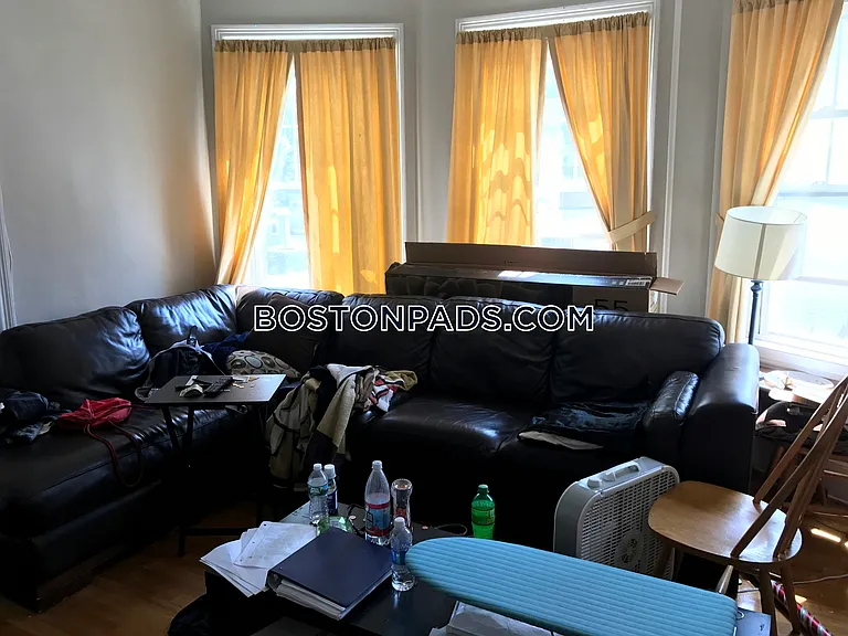 22-24 Everett Sq — Photo 9