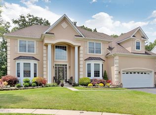 16 Freedom Ct, Howell, NJ 07731