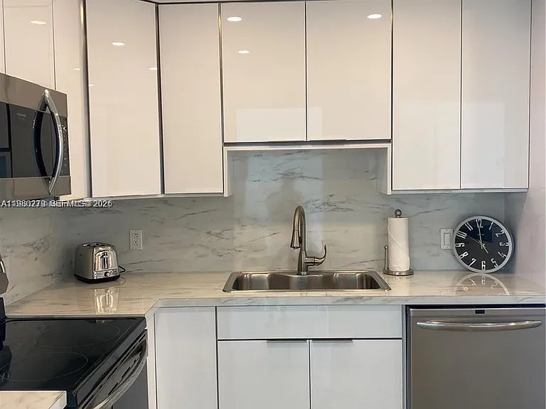 3801 S Ocean Dr #Penthouse 16S — Photo 14