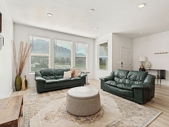 4th image of 10027 N Featherstone Dr