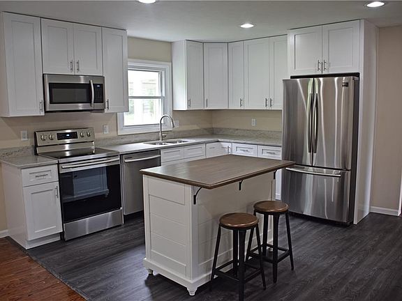 3rd image of 3409 Elmbrook Dr