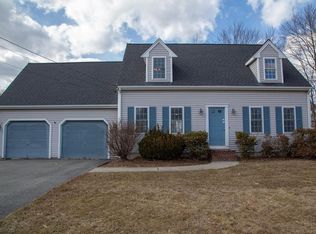74 Old Stagecoach Rd, Attleboro, MA 02703