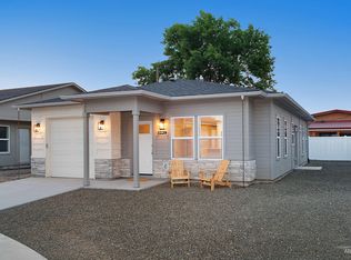 1229 Phillips Cir, Ontario, OR 97914