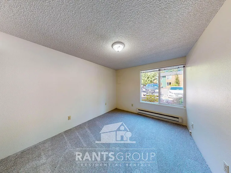 Lovely, wooded 2-bedroom apartment with a large private deck and in-unit washer & dryer! — Photo 25