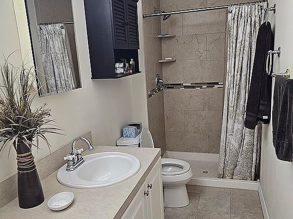 2nd image of 35 Paddington Cir