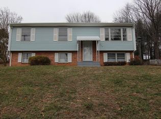 630 Ramada Rd, Vinton, VA 24179