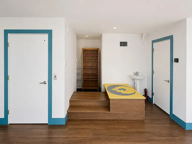 2211 Worthington St — Photo 31