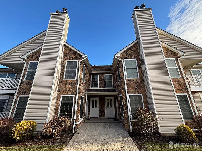 116 Chariot Ct #116 — Photo 1