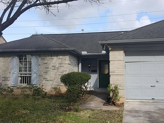 2nd image of 2823 Lakefield Way