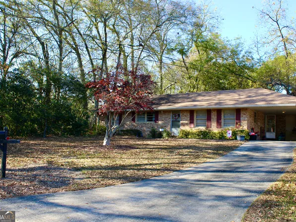 251 Sherwood Dr, Winder, GA 30680