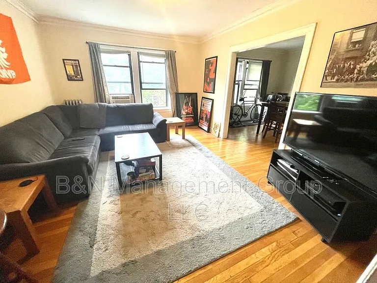 918 W Oakdale Ave #2S — Photo 1