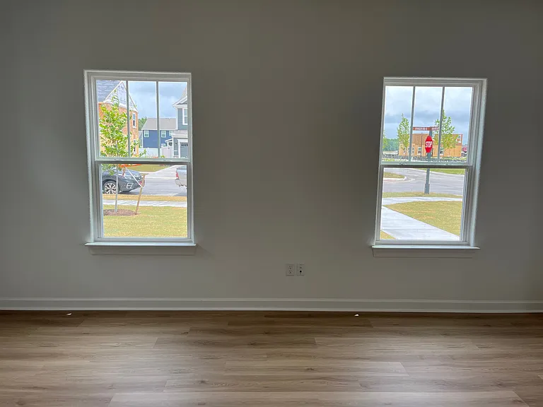 210 Ryker Rd E — Photo 5