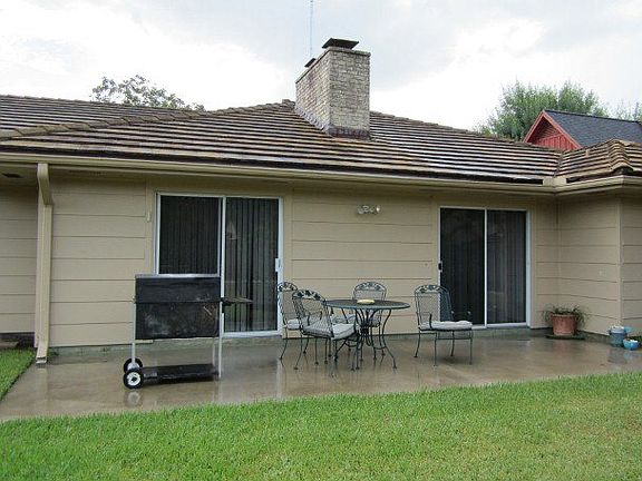5th image of 104 Rosewood Dr