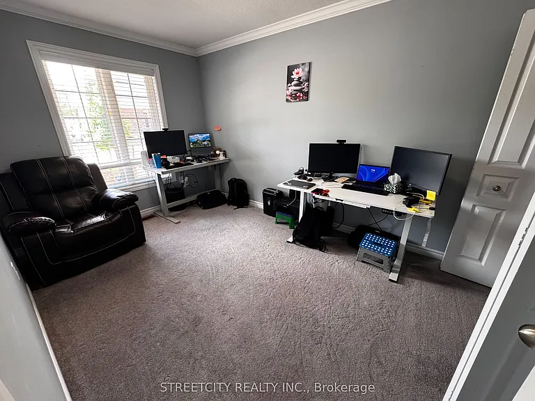 464 Commissioners Rd W #24 — Photo 10