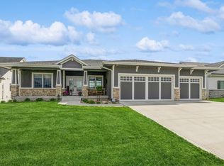 740 Daybreak Dr, Waukee, IA 50263