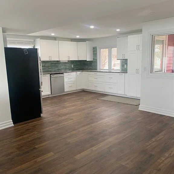 441 Lakeside Dr — Photo 8