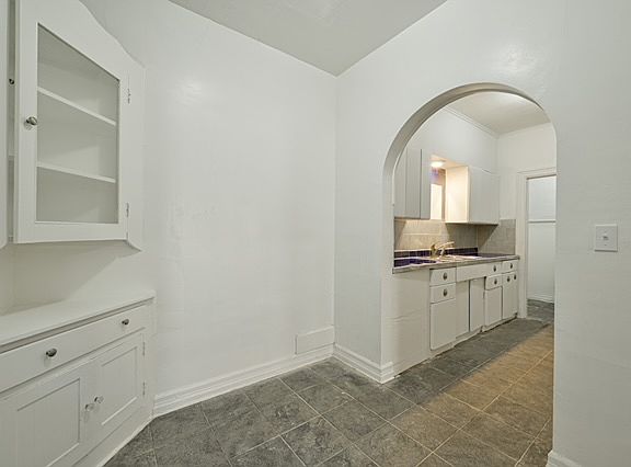 3rd image of 1701 NW 39th St