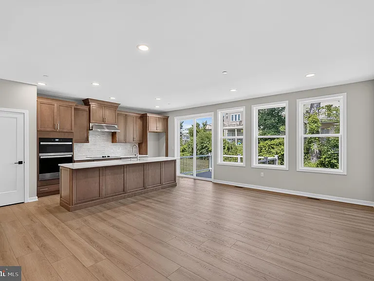 44 Grayson Ln — Photo 2