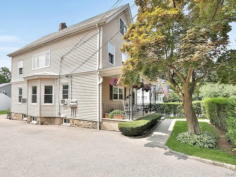 747 Pelhamdale Ave #1 — Photo 18
