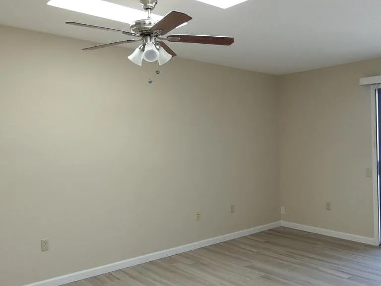 1597 W Calle Zuniga — Photo 23