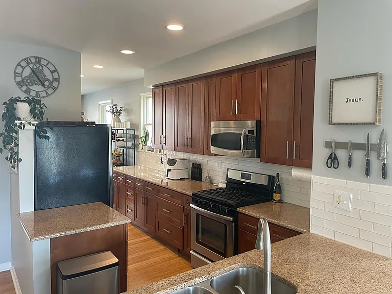 4320 Terrace St — Photo 6