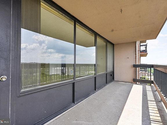 4th image of 3705 S George Mason Dr APT 1407
