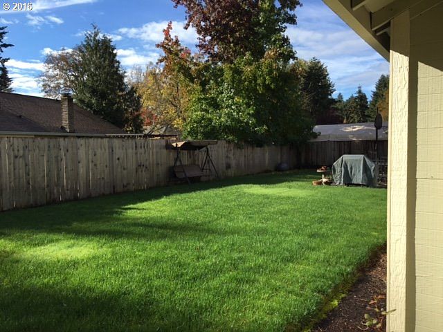 2nd image of 9636 SW Siuslaw Ln