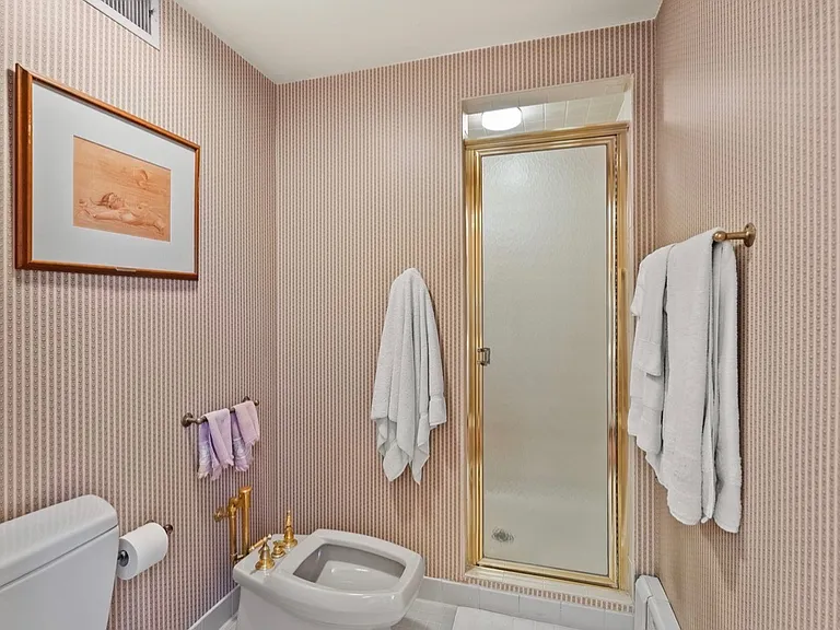 213 Cameron St — Photo 38