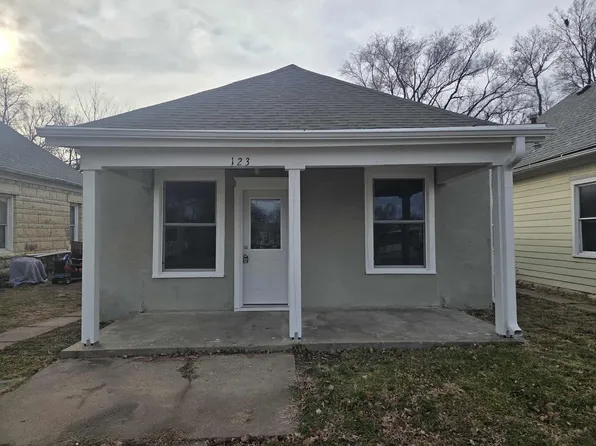 123 W 13th St, Junction City, KS 66441
