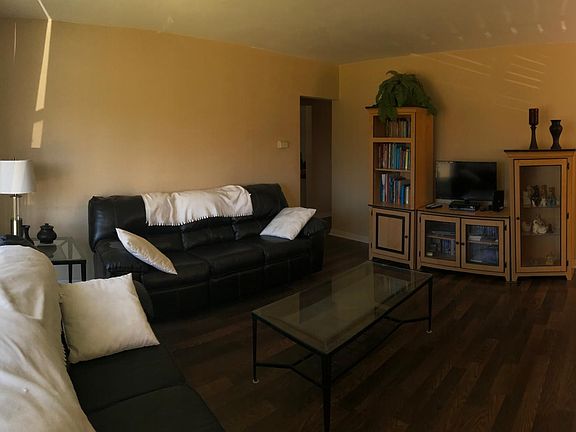 2nd image of 4726 Ladoga Ave