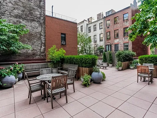 Rented by Sotheby's International Realty | media 7