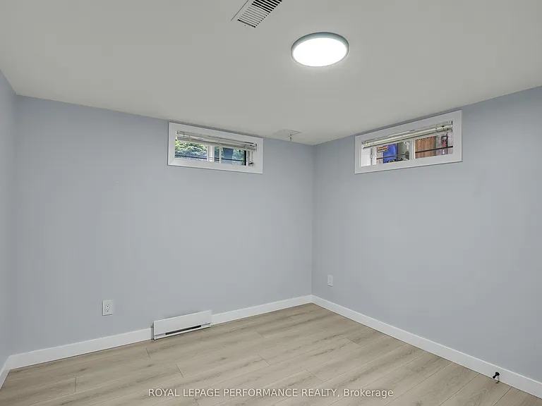 934 Smyth Rd #B — Photo 14