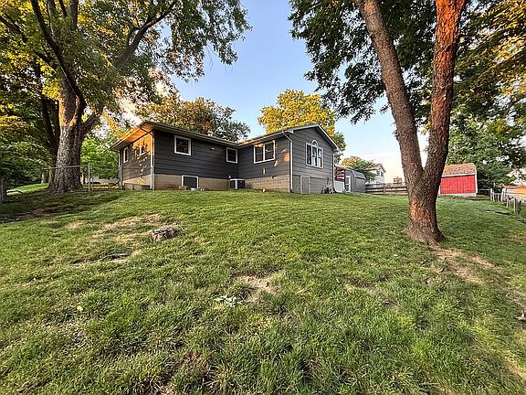 4th image of 3527 E Eugene Dr