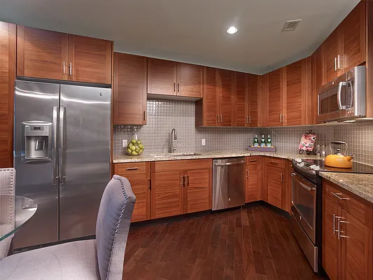 Sold by The Marketing Directors (Arias) | media 2