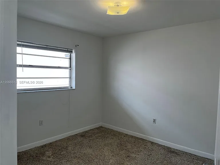 928 SW 30th Ave #3 — Photo 13