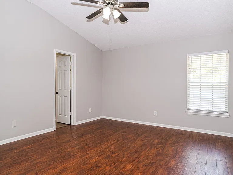 8237 Abbeyfield Dr — Photo 9