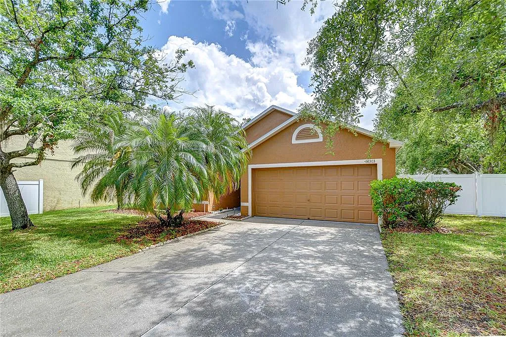 3 bed, 2.0 bath, 1874 sqft, $2,500 — Photo 1
