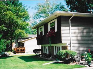 4712 27th Ave, Moline, IL 61265