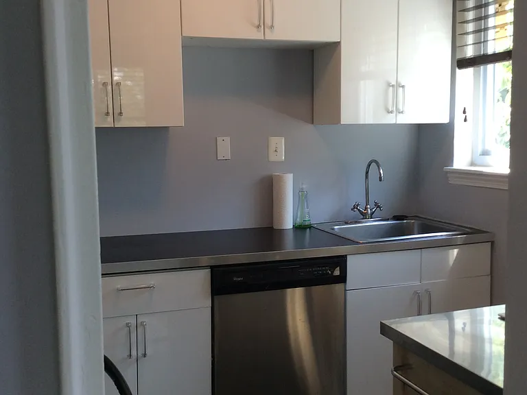 230 Varnum St NE #1B — Photo 8
