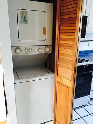 Rented by Halvatzis Realty | media 4