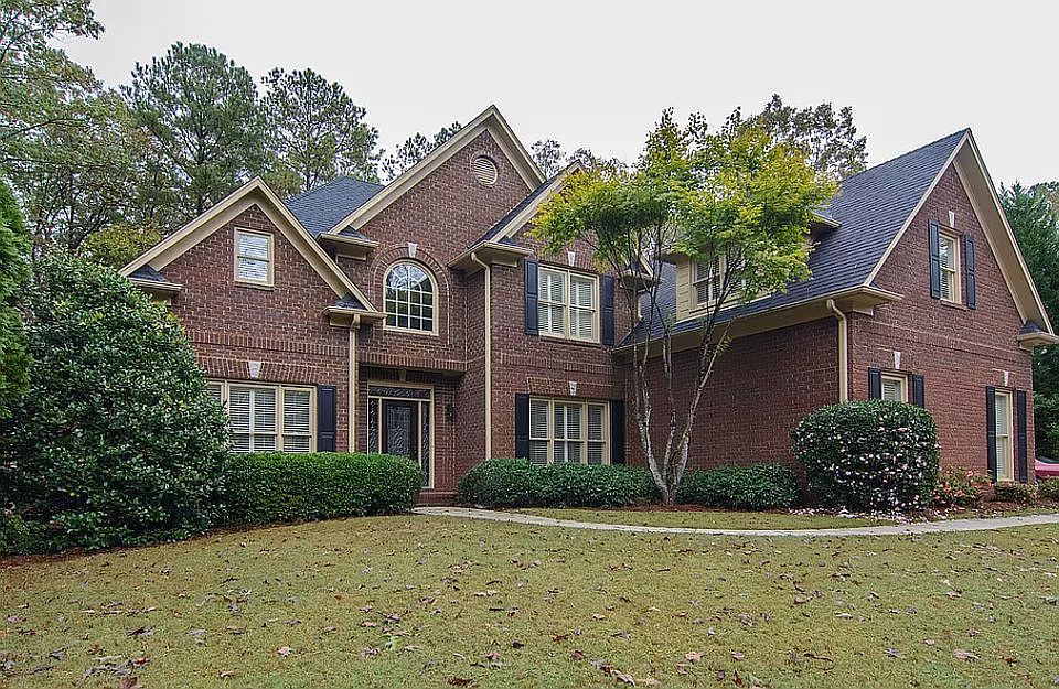 1st image of 926 Highland Lakes Ln