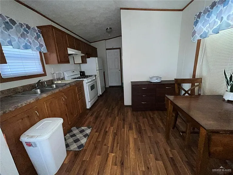 149 Lantern Ave — Photo 5